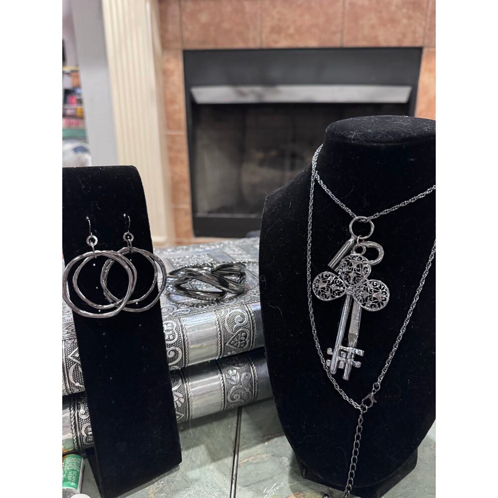 Statement Key Jewelry Set – Necklace, Bracelets & Earrings